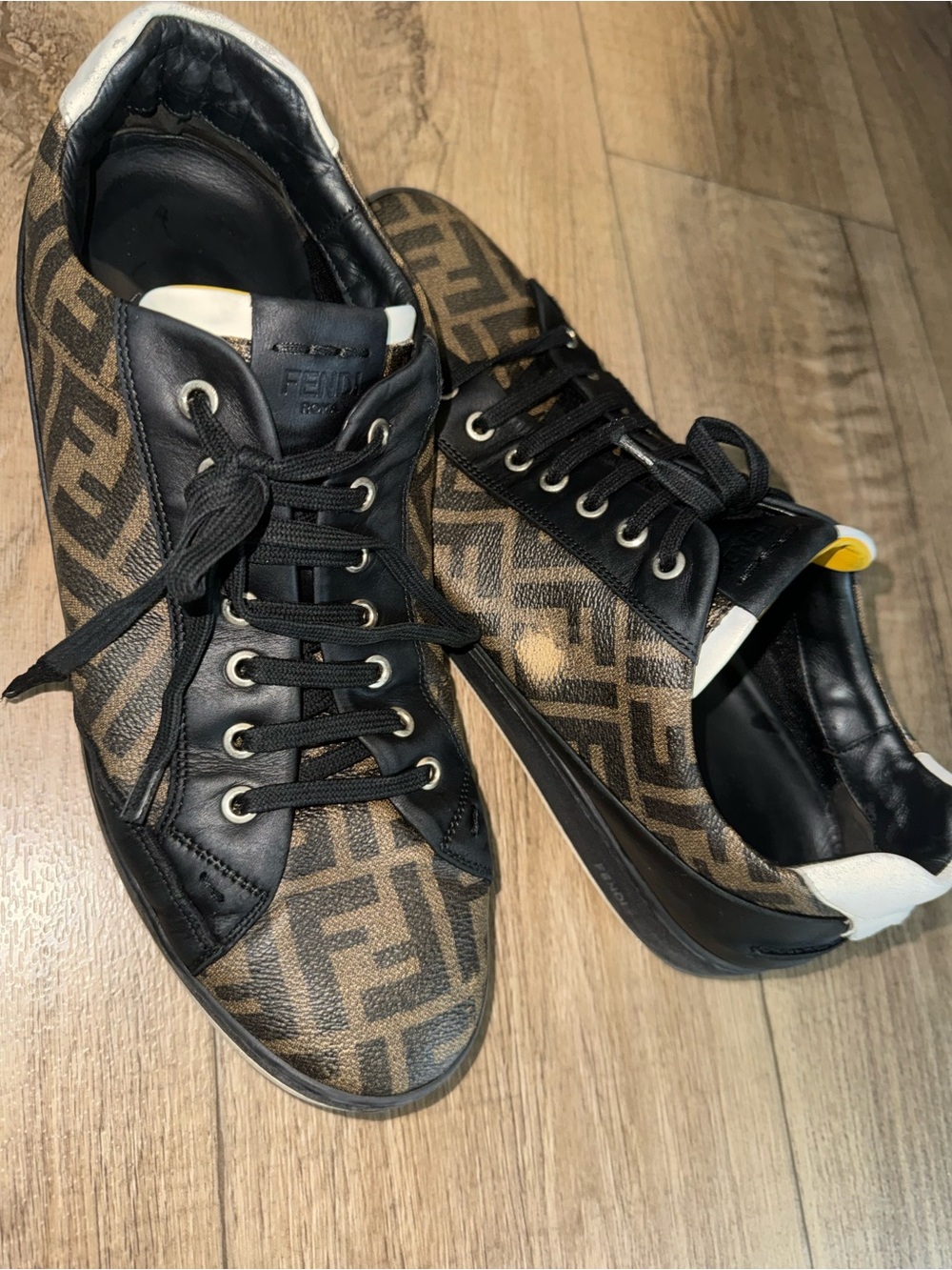 Fendi Men’s Brown and Black FF Logo Low-Top Sneakers authentic